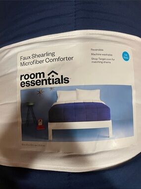 Room Essentials Faux Shearling Comforter - Navy Blue